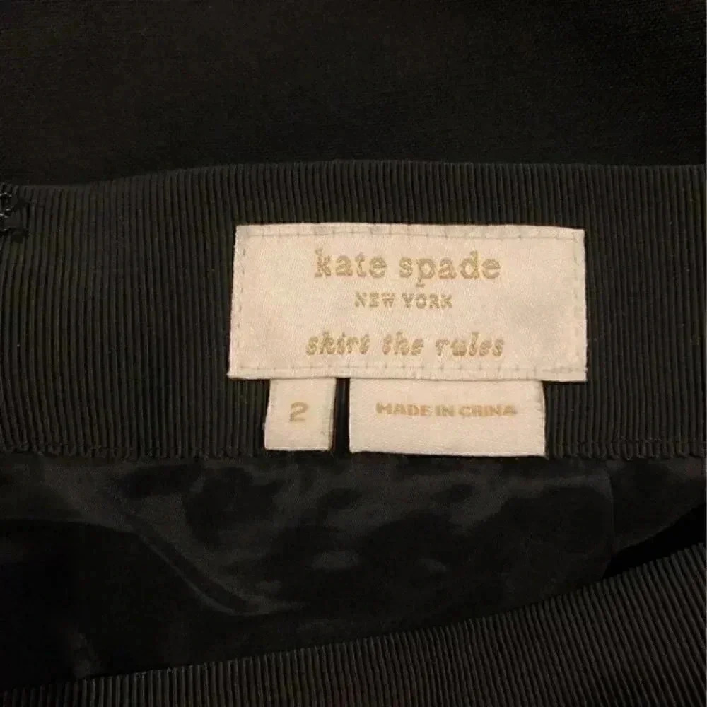 Kate spade black skirt with a cute bow on the back - Picture 4 of 4